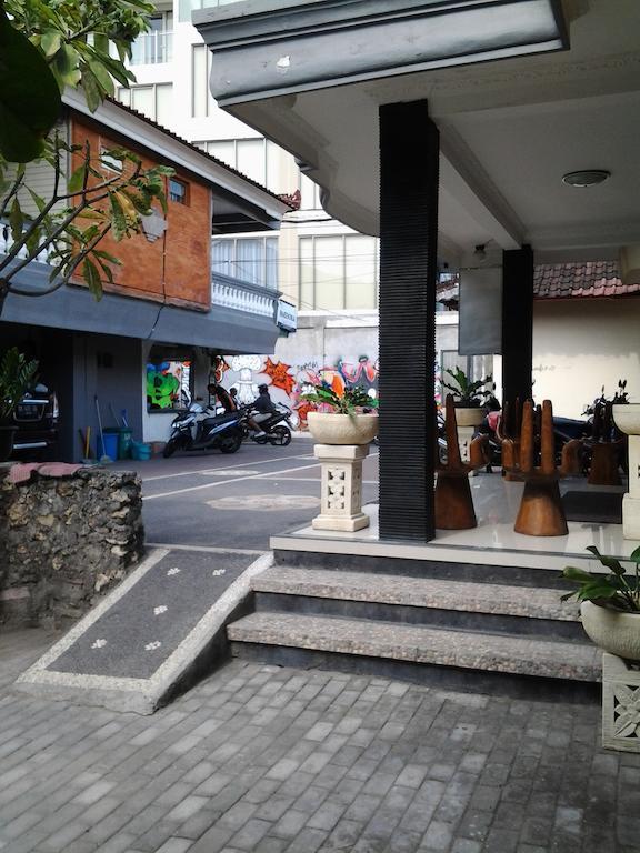 Mahendra Beach Inn Kuta  Ngoại thất bức ảnh