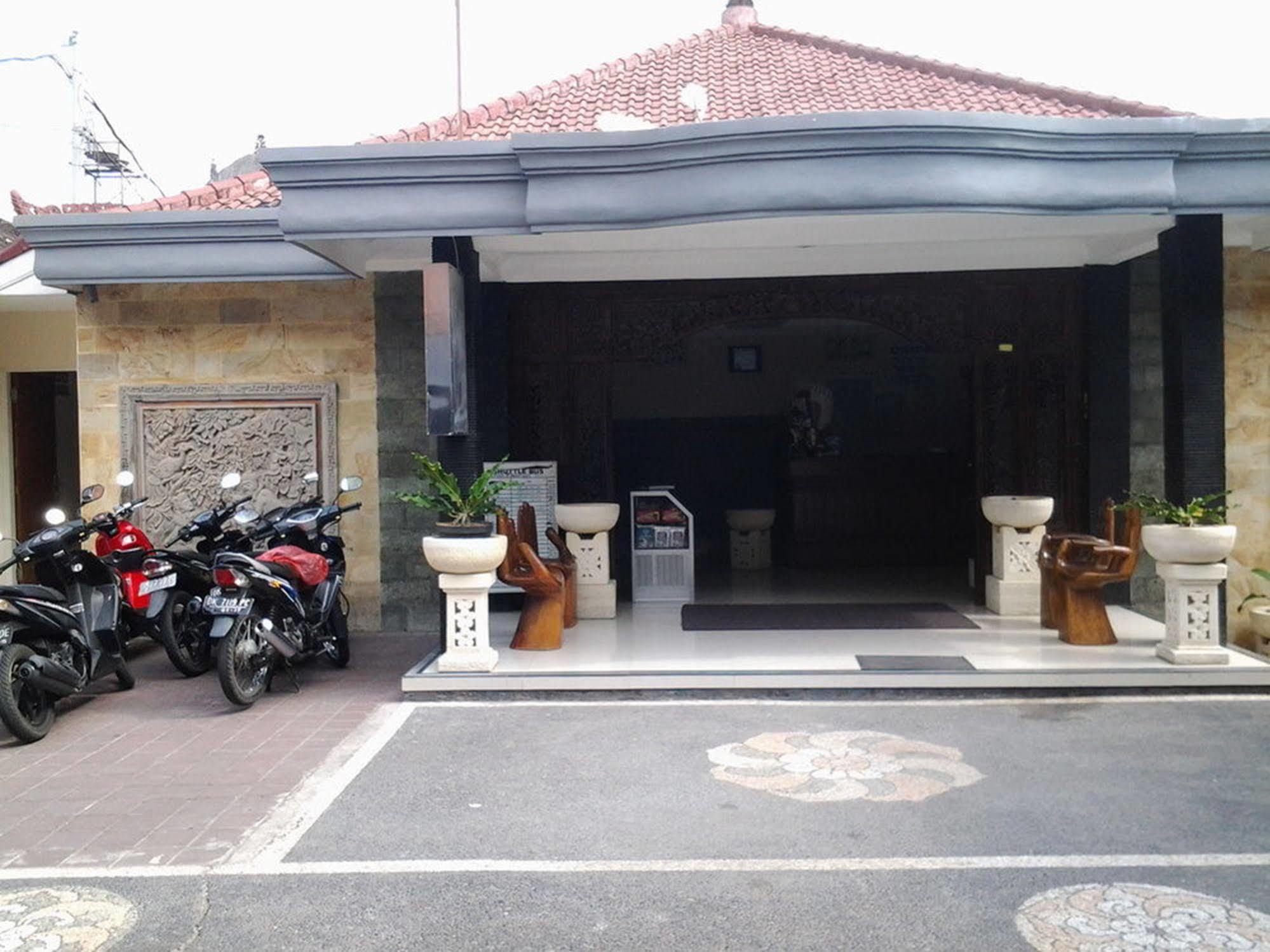 Mahendra Beach Inn Kuta  Ngoại thất bức ảnh